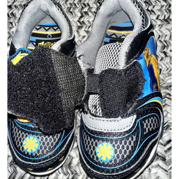 Disney The Lion King Toddler Boy Sz 8 Light Up Hook Loop Athletic Fashion Shoes - Picture 2 of 10